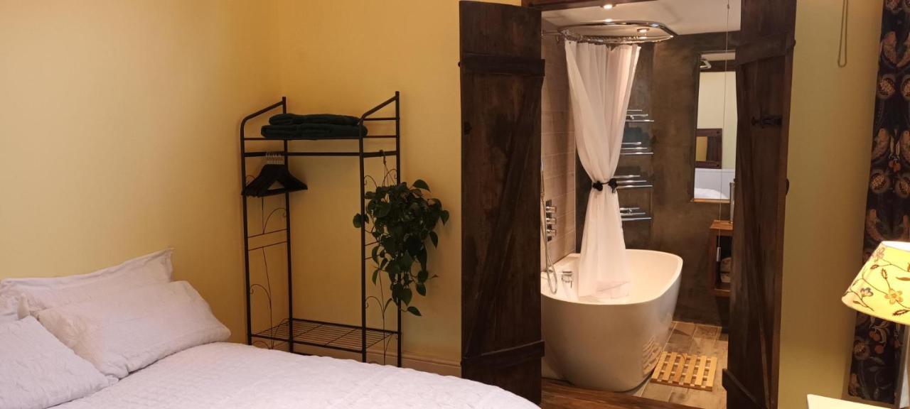 Gasthof With Luxury Private Bathroom & Independent Entrance Near Tube *